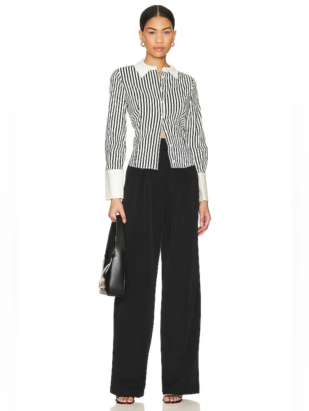 BB6. NWOT ALICE + OLIVIA MELIA FITTED DART BUTTON UP TOP